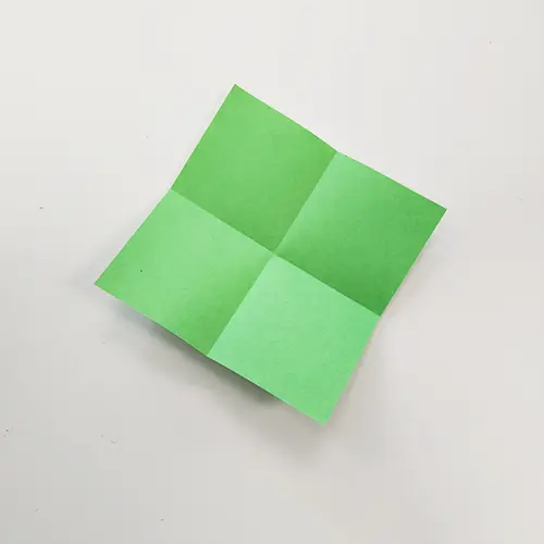 Fabrique tes sapins en origami