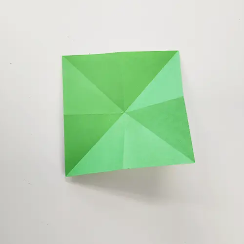Fabrique tes sapins en origami